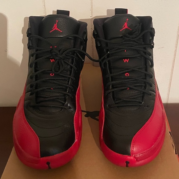 JORDAN 12 (FLU GAME 2016) SIZE 10